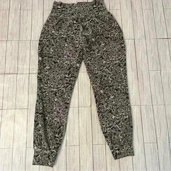 Athleta Salvation Textured Jogger - Picture 5 of 5